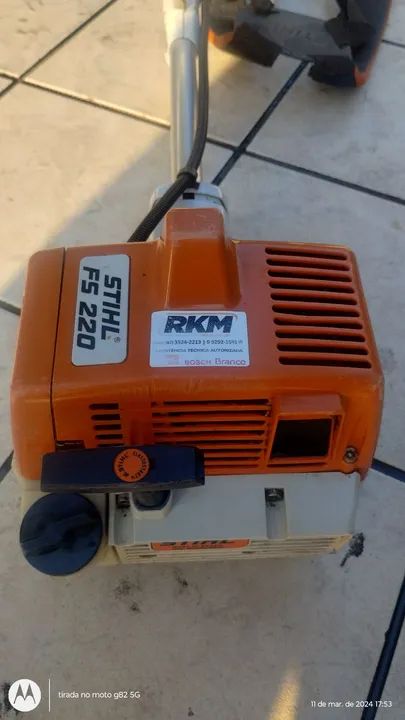Roçadeira gasolina Stihl FS 220 - Foto 2