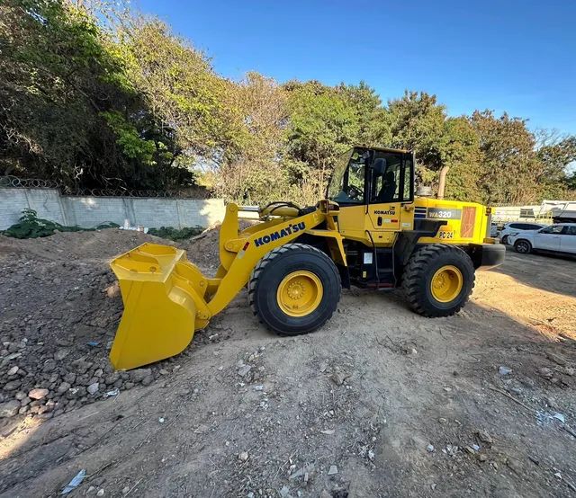 Pá carregadeira Komatsu WA320 2019