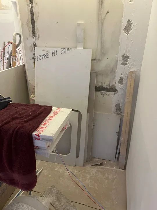 2 bancadas quartzo branca (sem cuba) e uma pedaço grande de quartzo branco - Foto 3