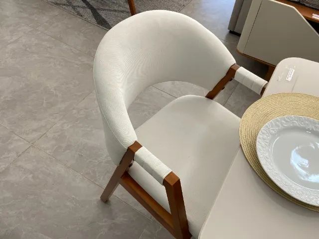 Black Friday: Mesa 1,60m com Base de Madeira Maciça e 6 Cadeiras Poltronas! - Foto 3