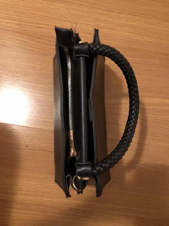 Bolsa semi nova, pouco usada, tamanho médio  - Foto 2