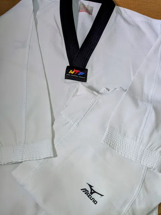 DOBOK TAEKWONDO MIZUNO