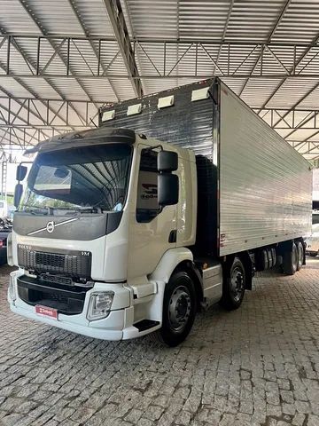 Volvo VM 330 Baú 2014 - Foto 3