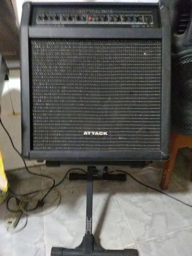 Caixa amplificada ATTACK