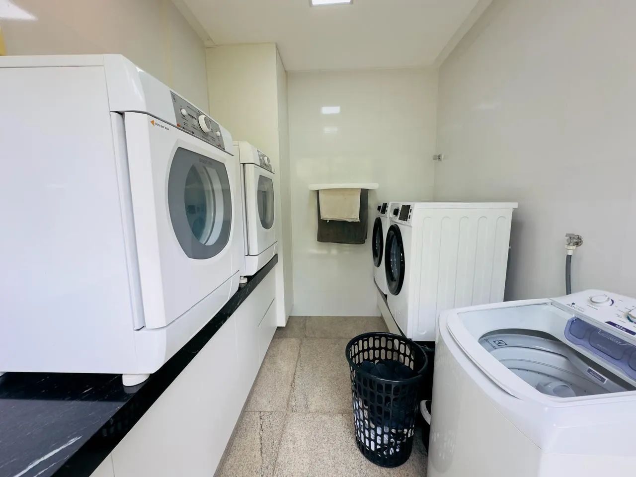 Sobrado Exclusivo, são 4 suítes, Área de lazer completa, Elevador, Geração de Energia, Vis - Foto 4