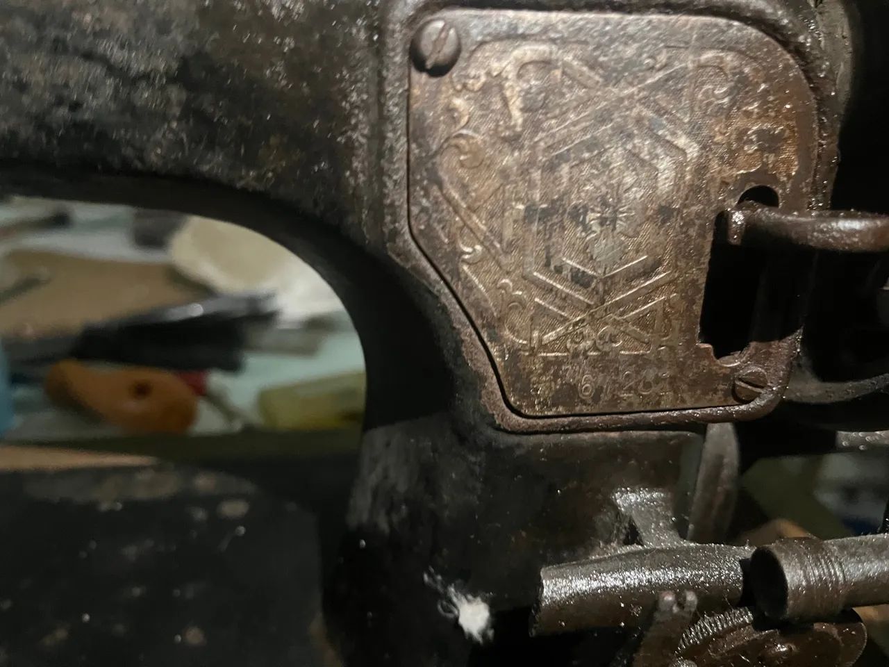 Máquina de costura alemã antiga - Foto 3