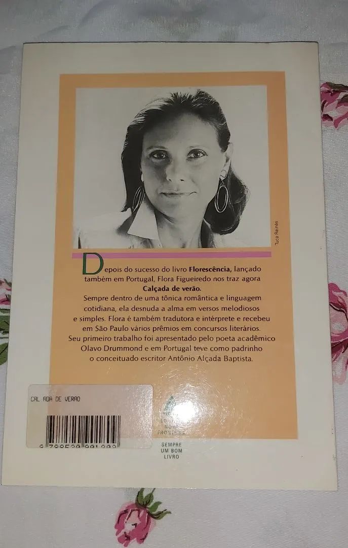 Livro Calçada de Verão - Flora Figueiredo - Foto 3