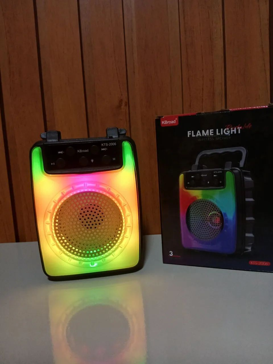 Caixa de Som Bluetooth com Luzes LED
