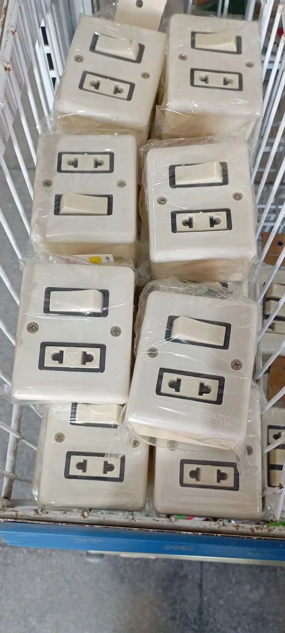 Tomadas e interruptores