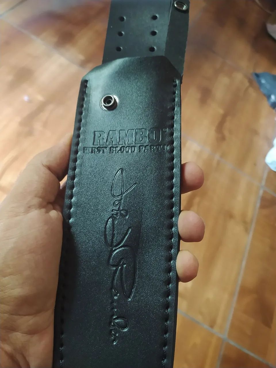 Faca do Rambo 2 com bainha e certificado  - Foto 4