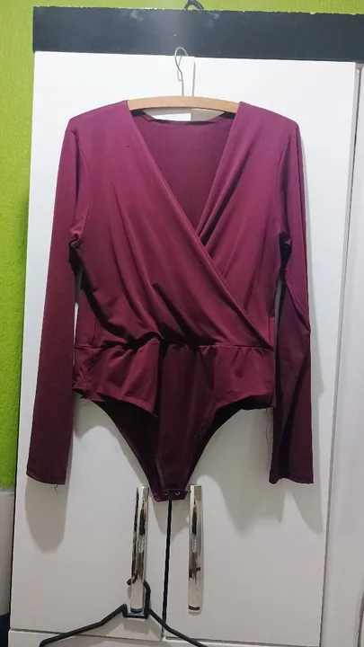 Body de renda roxo - tamanho G