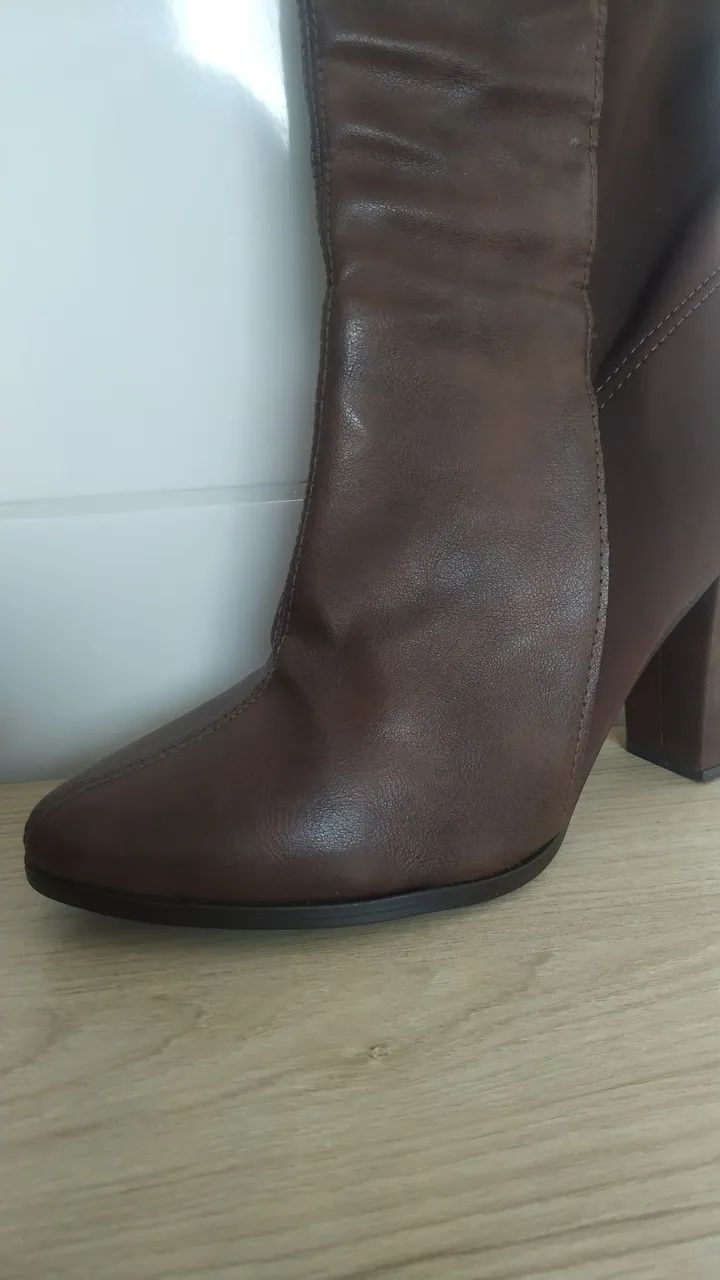 Bota cano alto marrom  - Foto 4