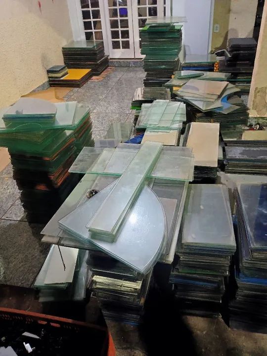Vendo lote grande de vidros - Foto 2