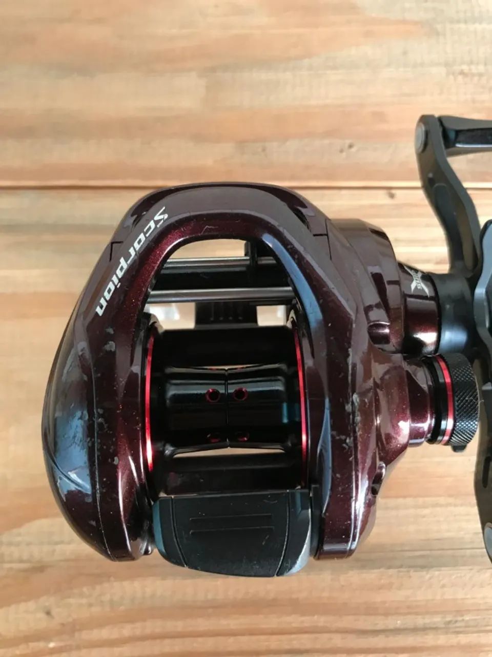 Carretilha Shimano Scorpion 200 Hg + Gomexus Manivela Direita