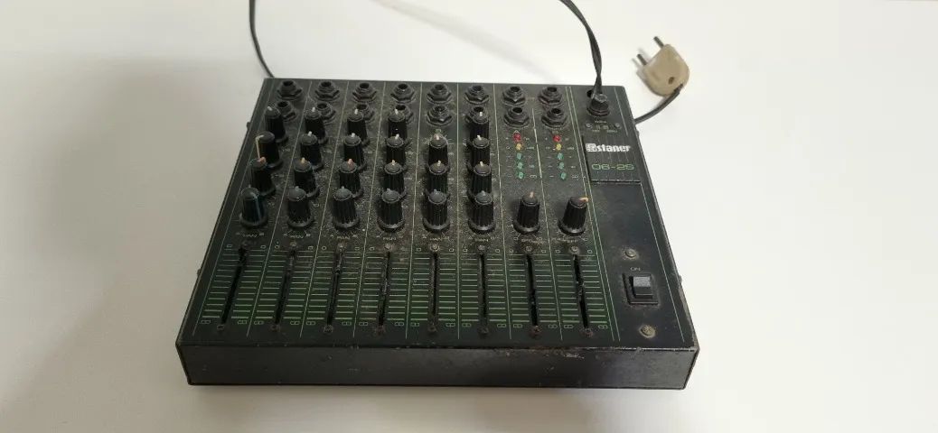Mesa de som Staner 06-2S
