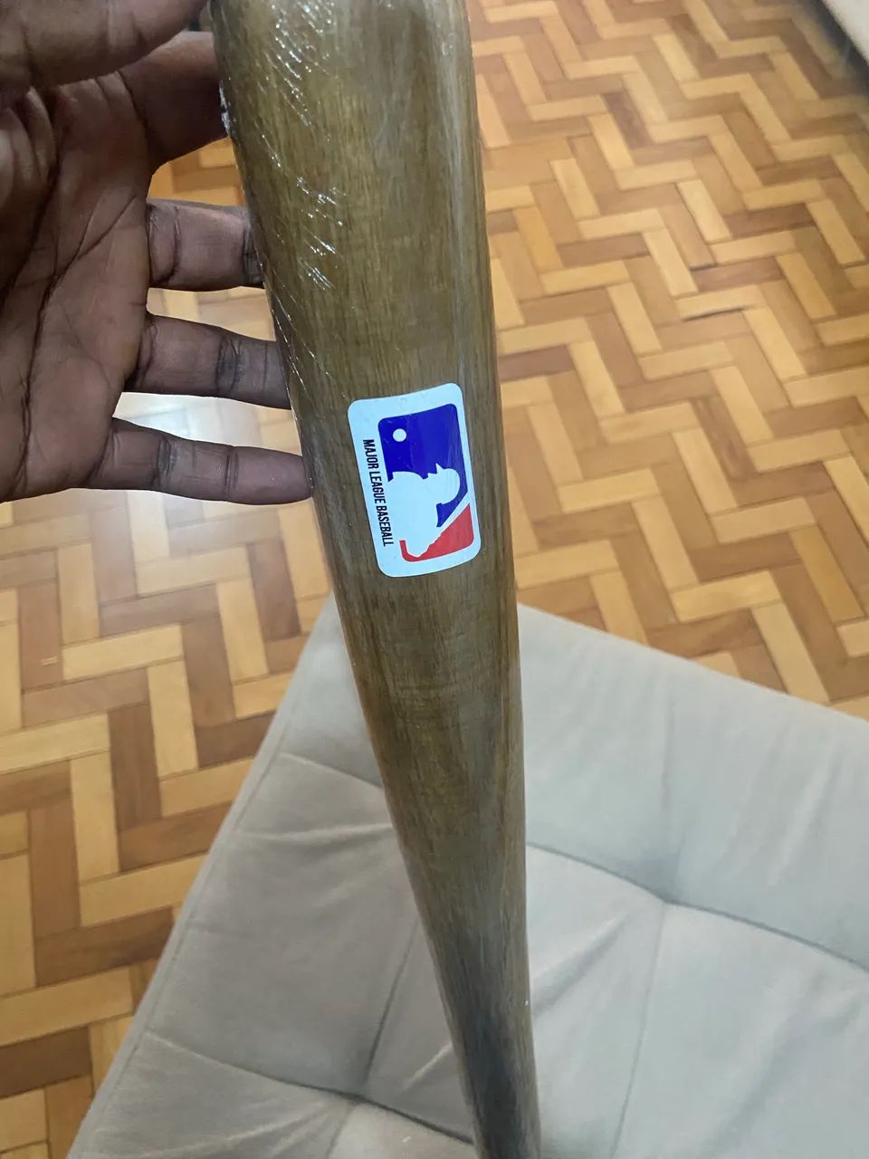 Taco de beisebol de madeira 76cm com suporte de parede  - Foto 2