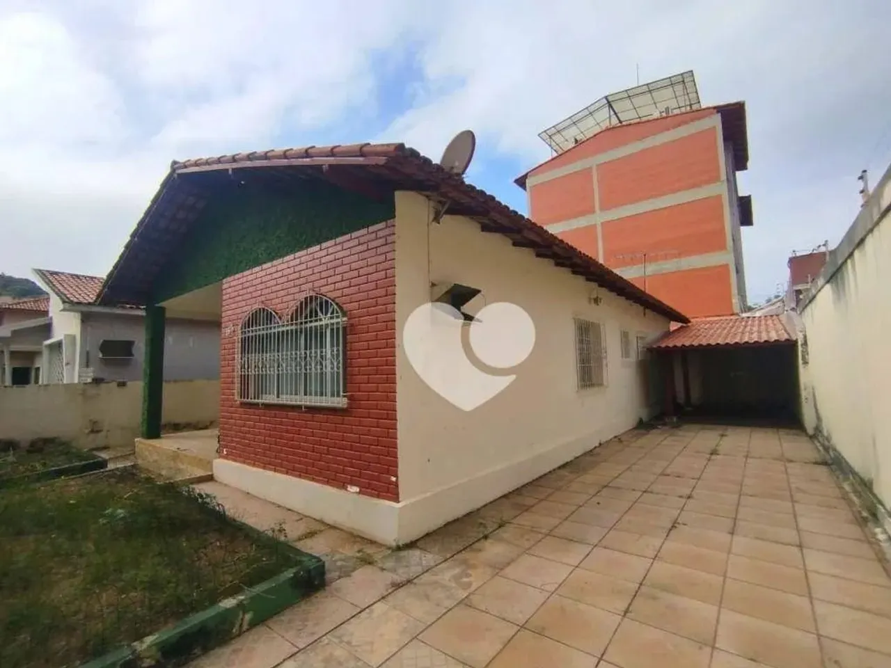 Casa à venda com 3 quartos - Centro de Vila Velha/ES