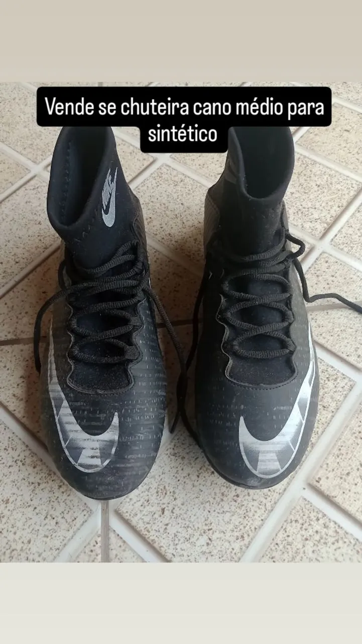 Chuteira Nike Cano Médio para Sintético