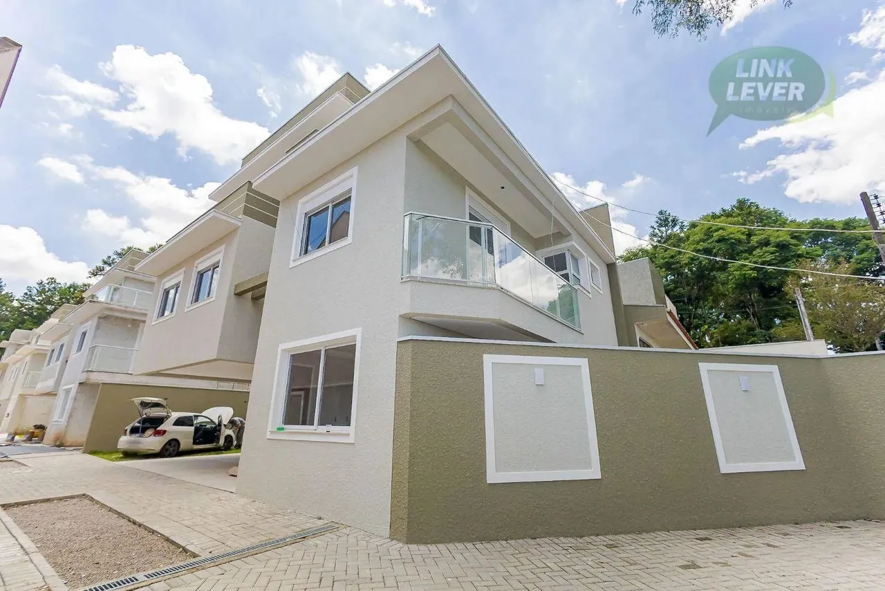 Sobrado com 4 dormitórios à venda, 275 m² por R$ 1.500.000 - Bacacheri - Curitiba/PR