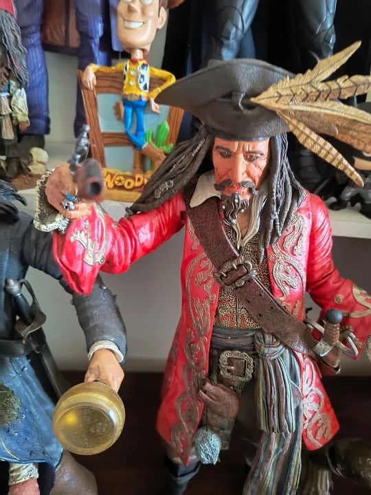 Boneco Capitais Teague- Piratas do Caribe - Neca 1/4 - Foto 3