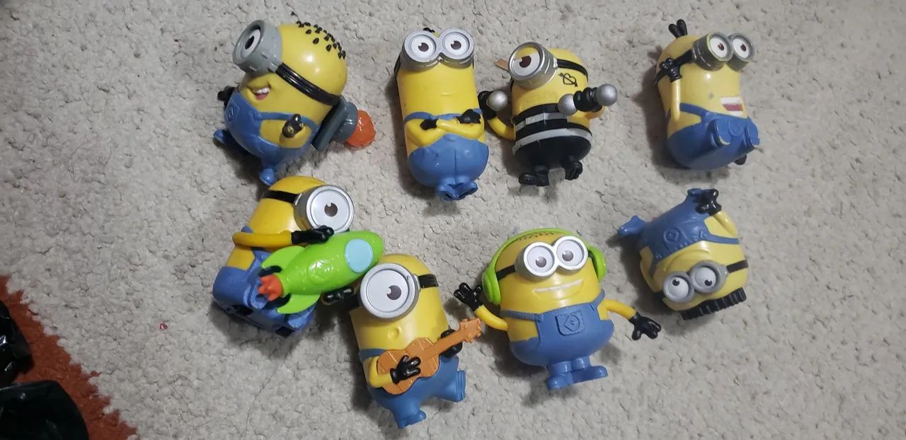 Bonecos do minions, todos por 50 reais, leia o anúncio 
