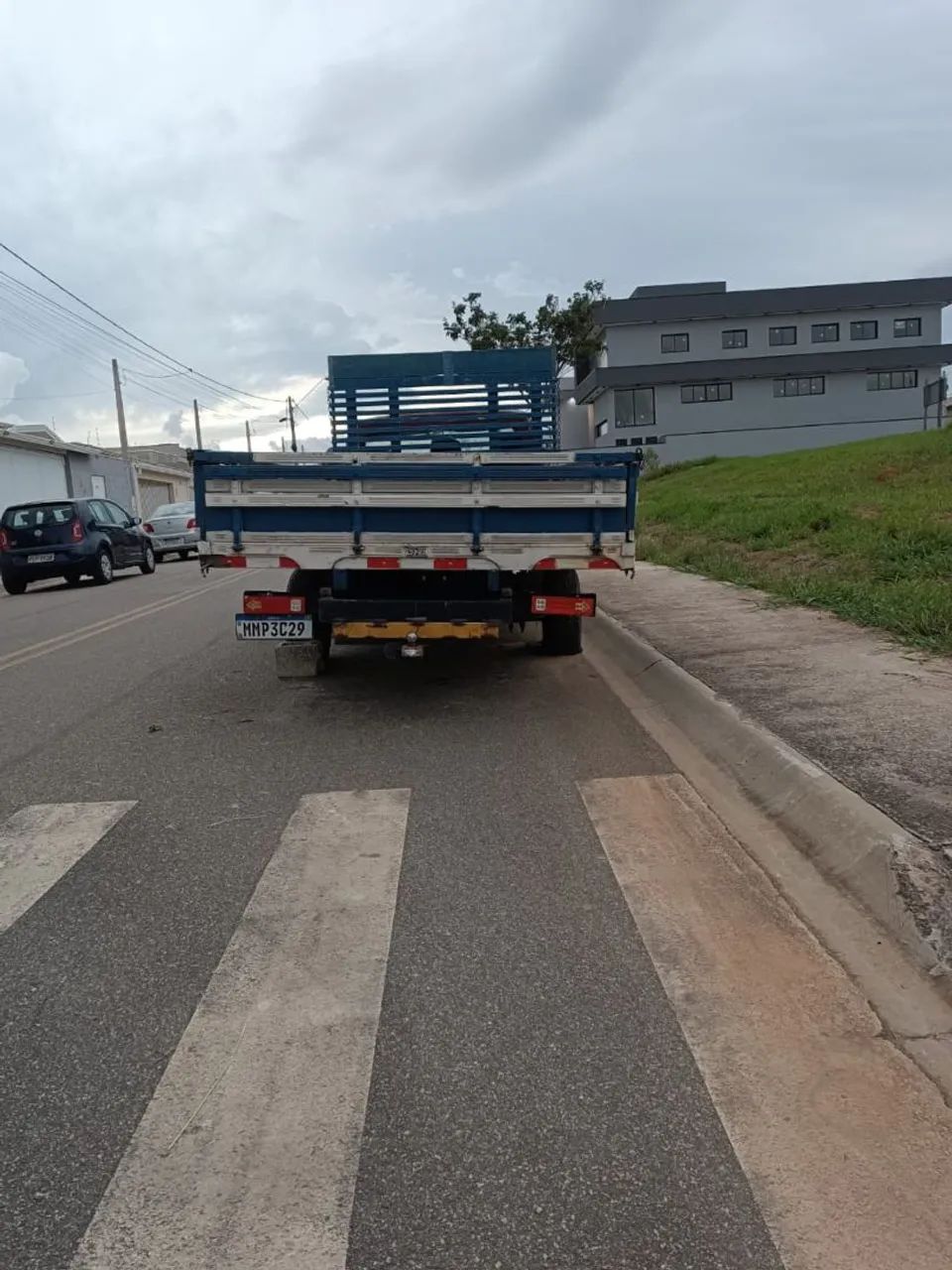 Carroceria F1000 alongada - Foto 4