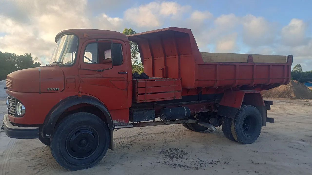 Caminhão Caçamba Mercedes-Benz 1113 - Foto 3