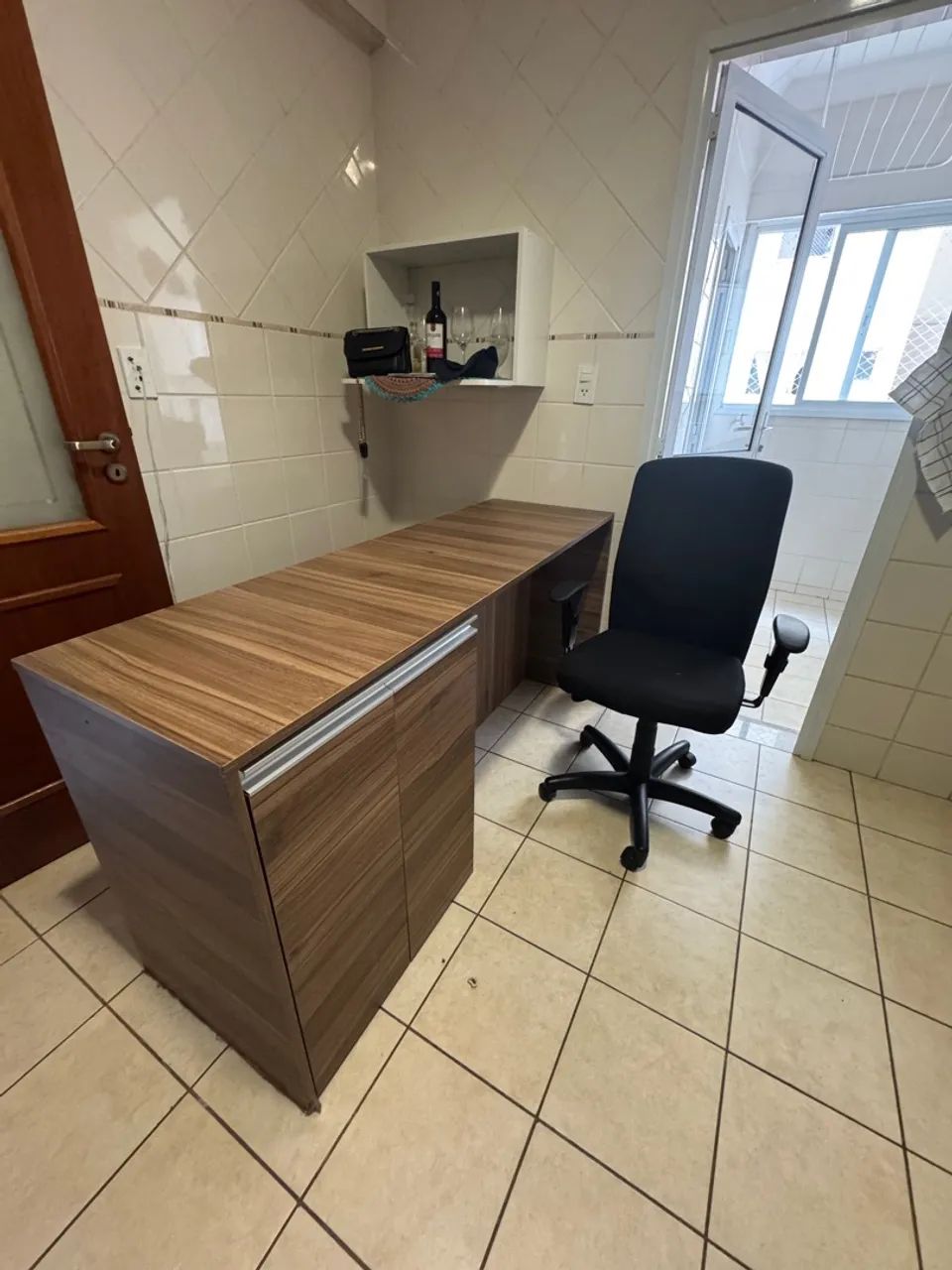 Mesa Mdf com 2 mt escritório com cadeira  - Foto 5