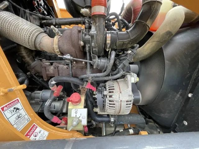 Retroescavadeira Case 580n Ano 2019 - Foto 4