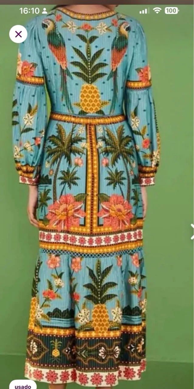 Vestido cropped FARM. Estampa: Samba das araras azuis. - Foto 2