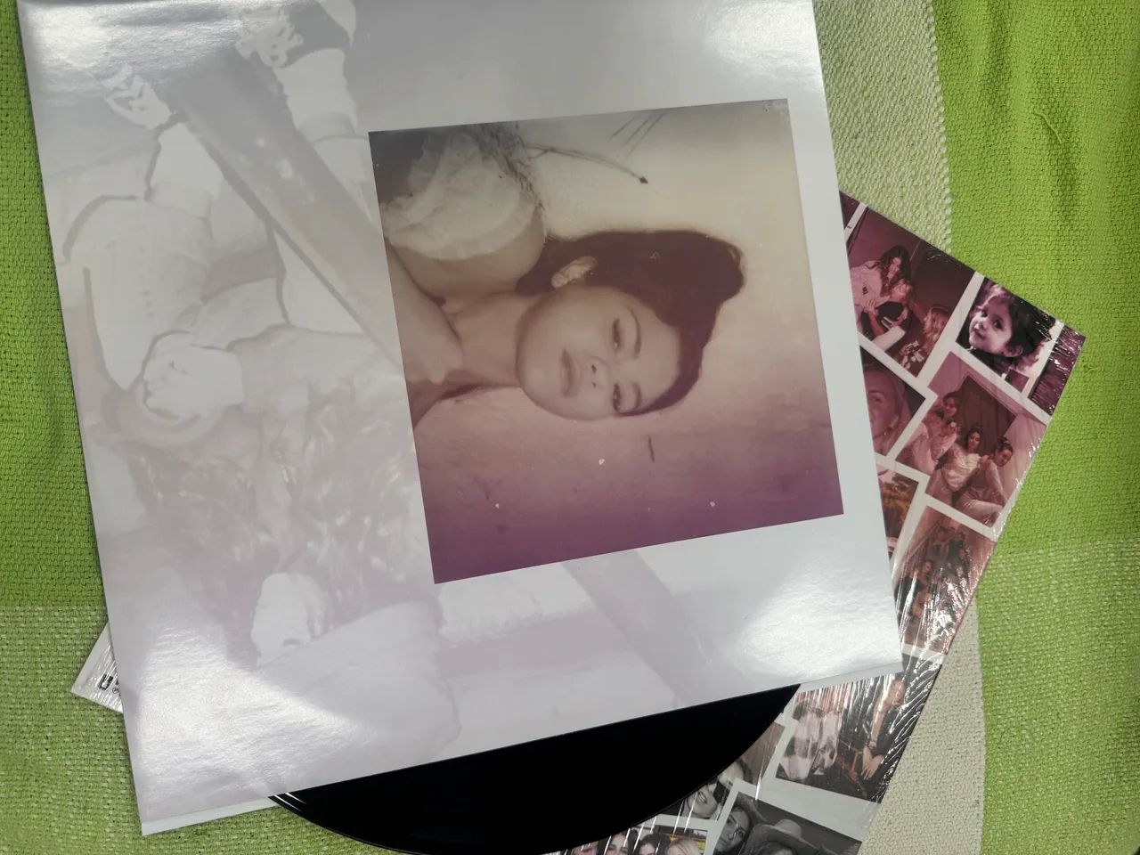 SELENA GOMEZ - RARE (VINIL/LP) - Foto 2