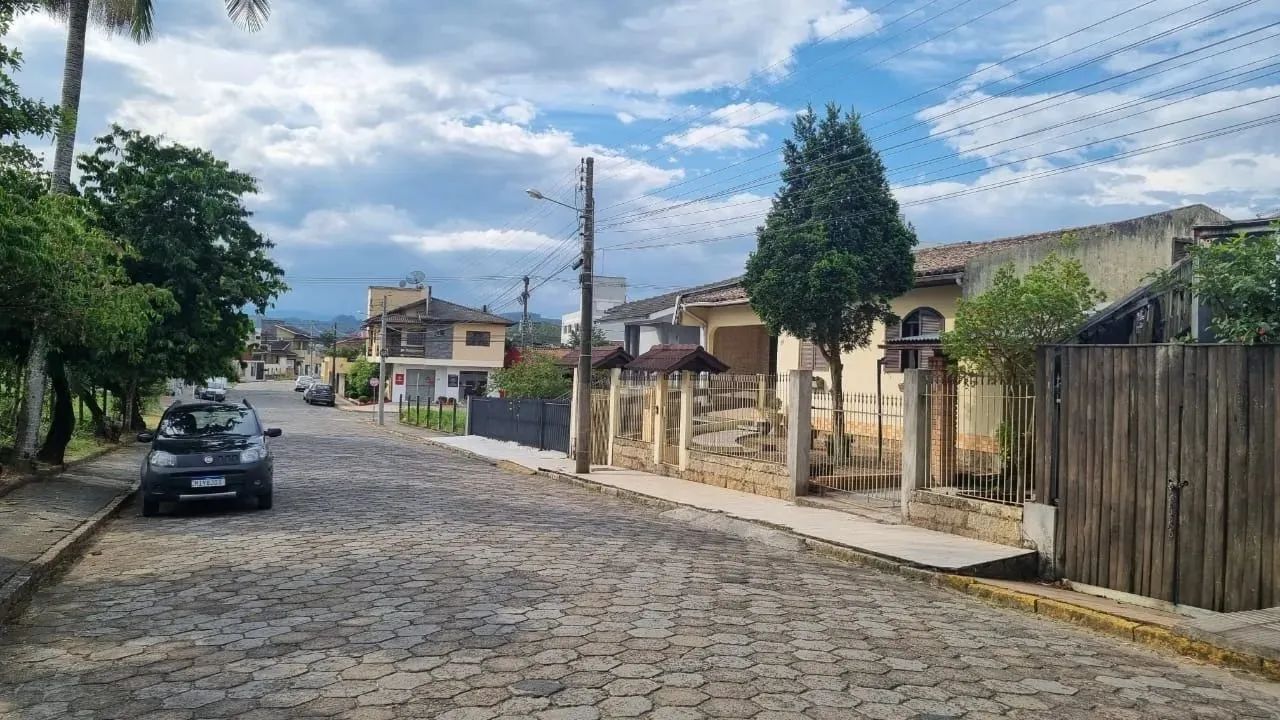 Casa modificada para comercio, localizada no centro de Siderópolis. - Foto 5