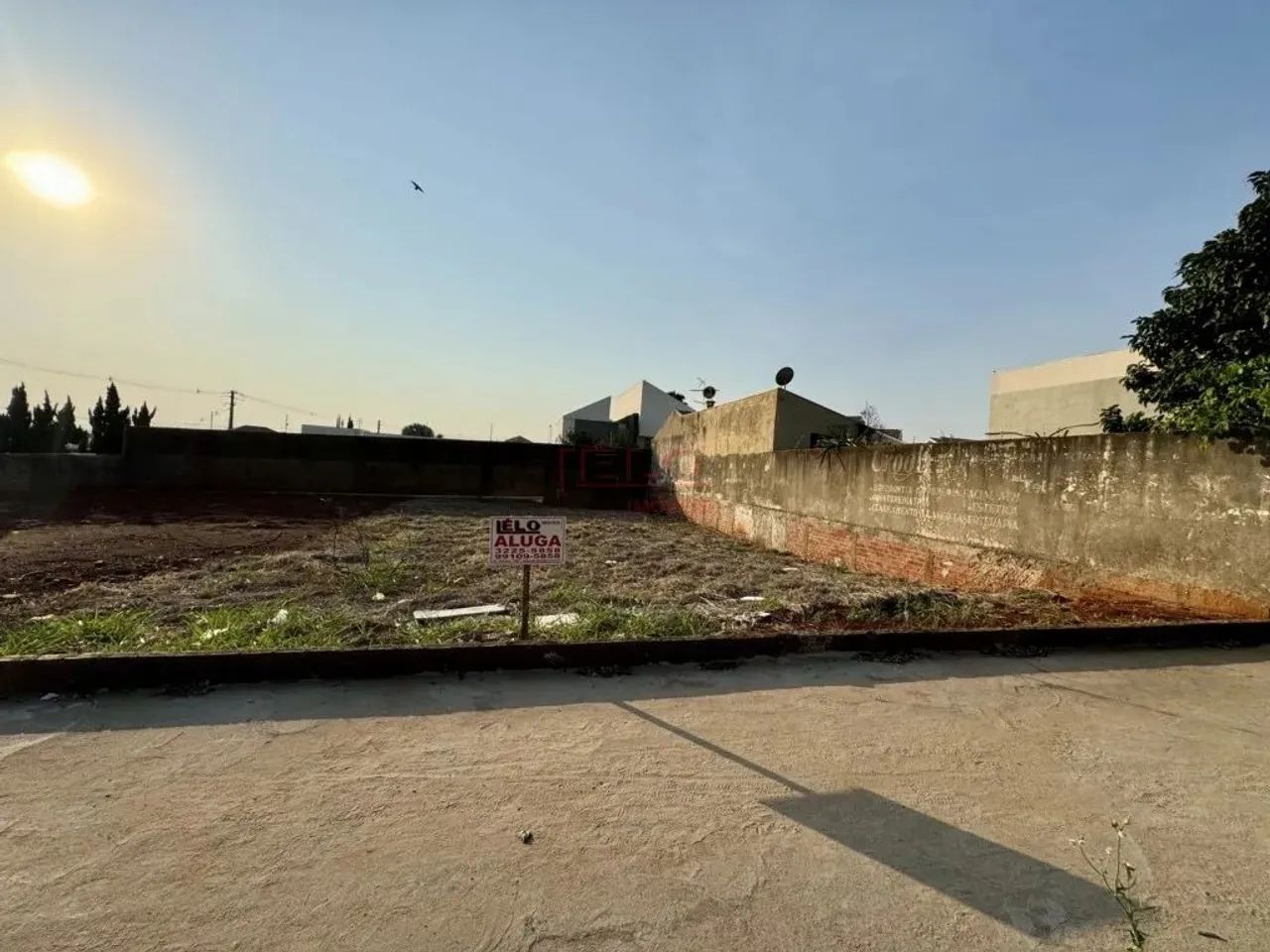 TERRENO AV. AMERICO BELAY-