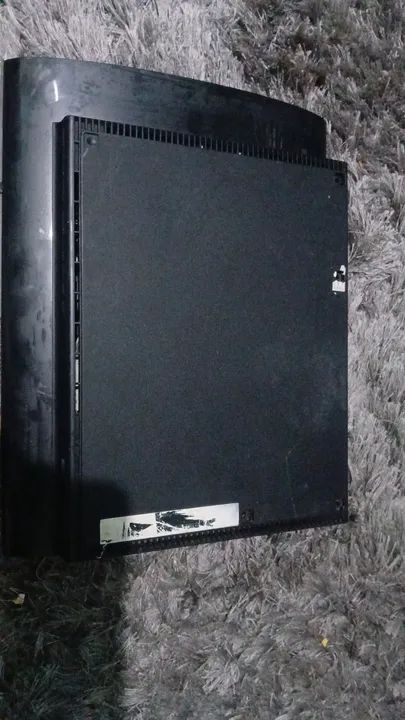 Ps3 super slim completo com defeito peguei assim está sem parafusos  - Foto 6