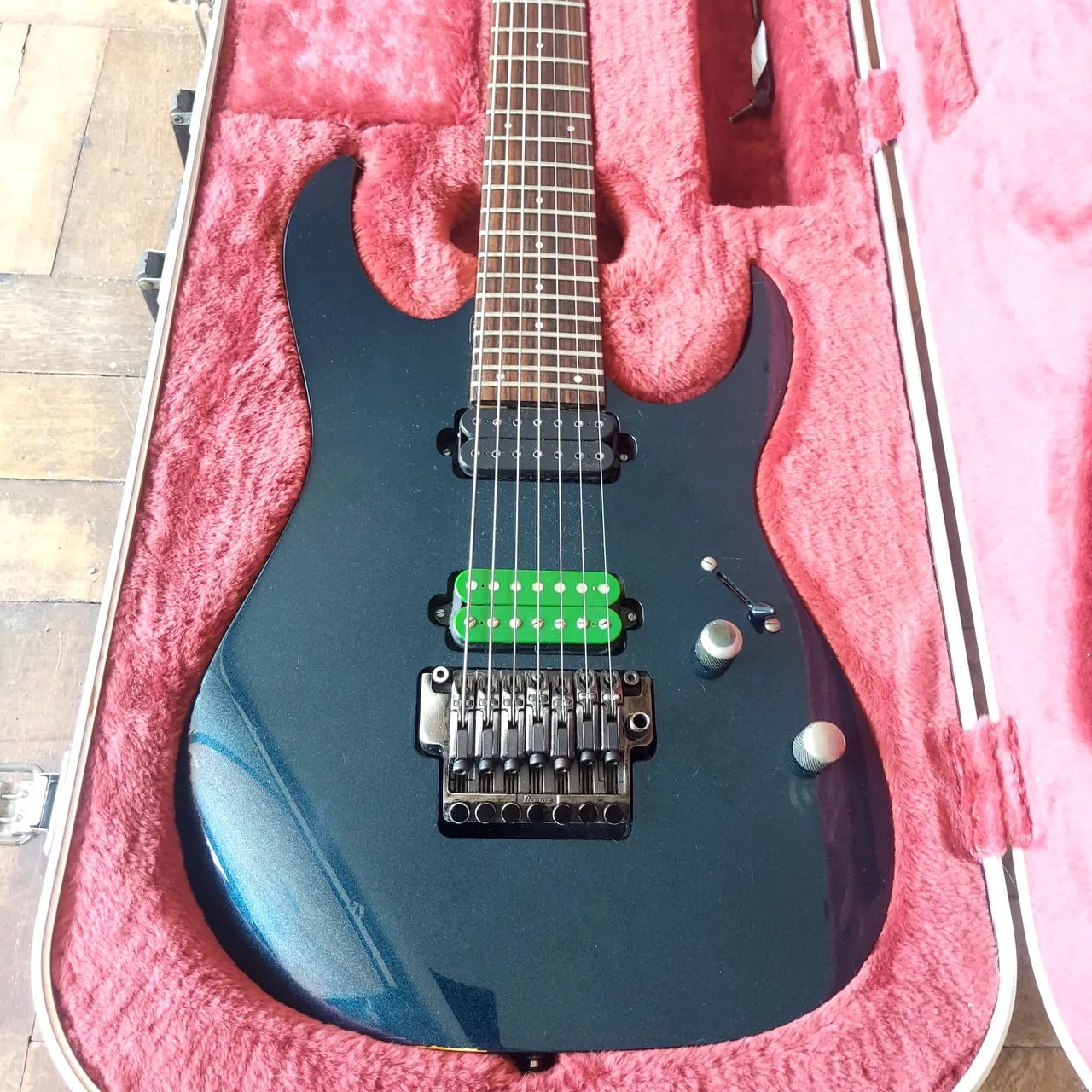 Ibanez rg 1527 Prestige Japan 7 Cordas com Dimarzio e case