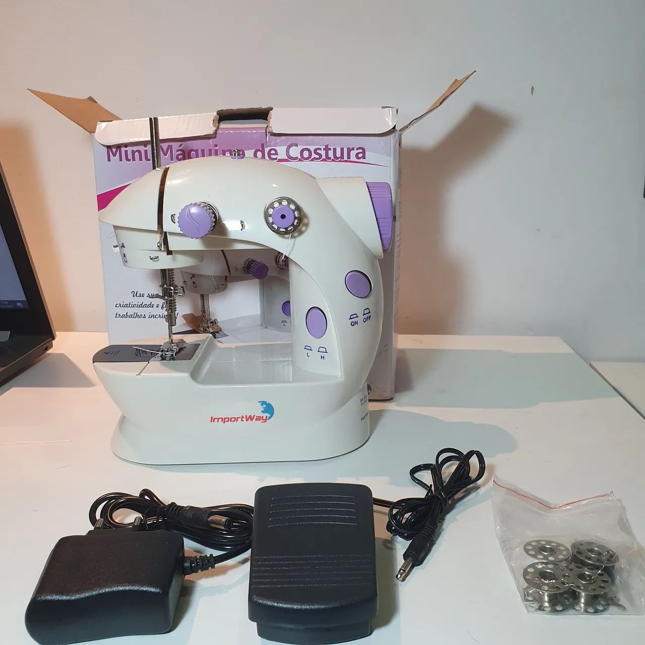 Mini Máquina de Costura Portátil 