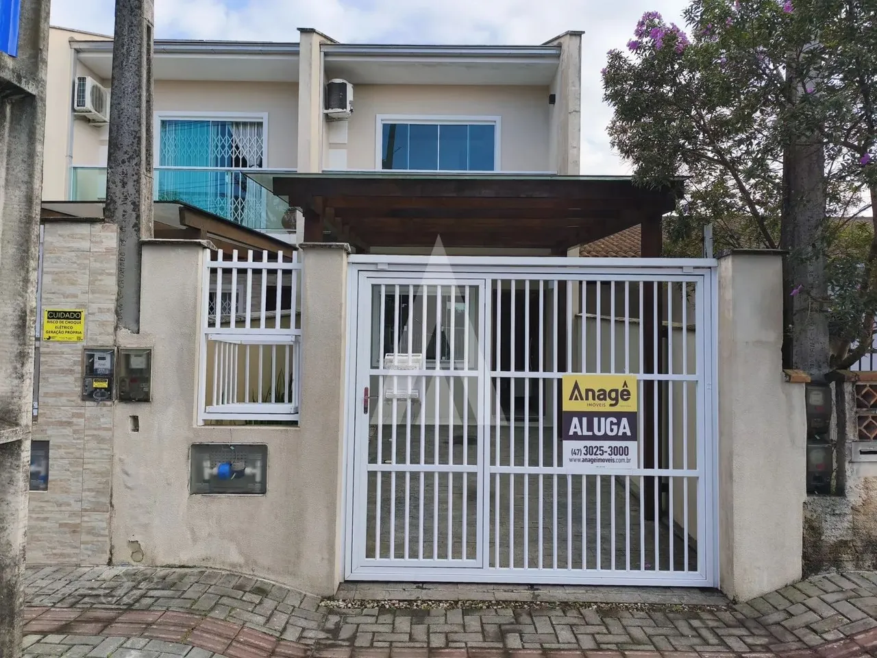 Casa residencial com 2 quartos para alugar por R$ 2500.00, 67.93 m2 - AVENTUREIRO - JOINVI