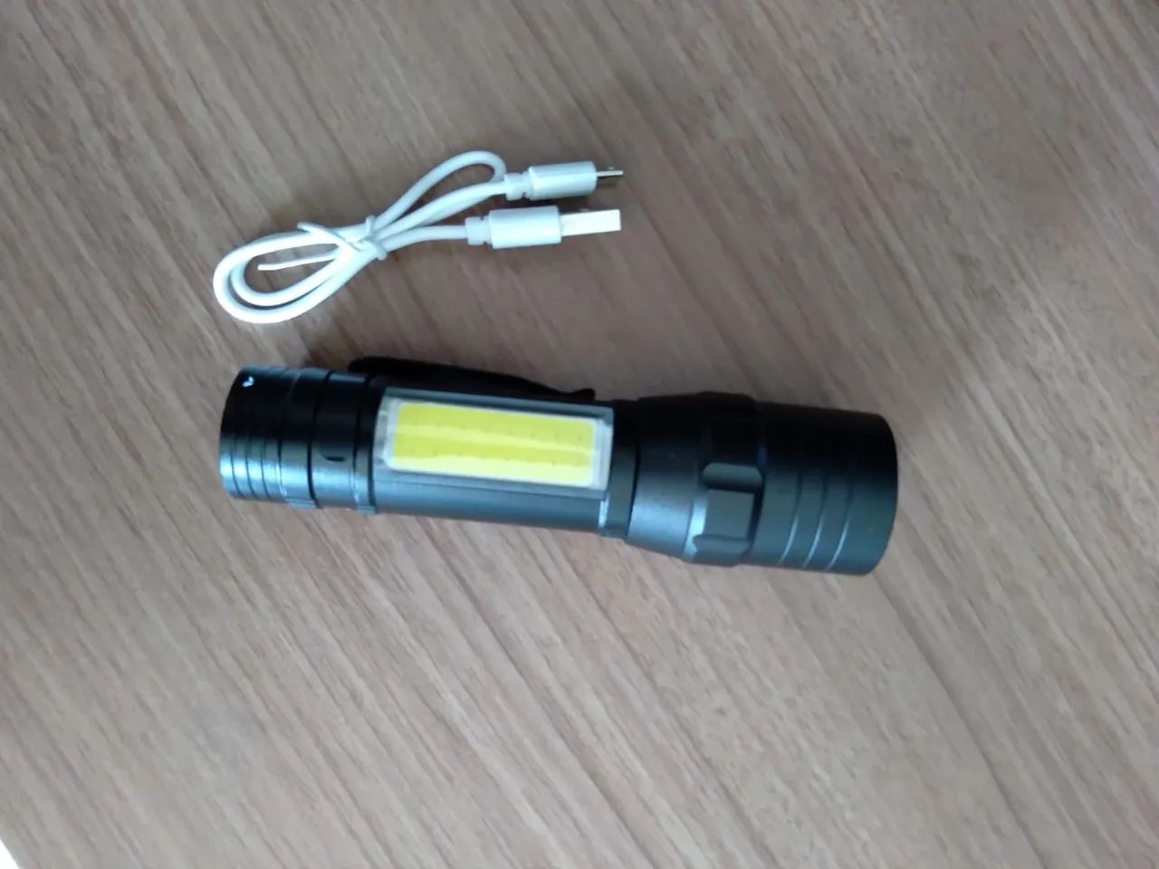 Mini Lanterna Multifuncional LED Zoom Recarregável - Foto 5