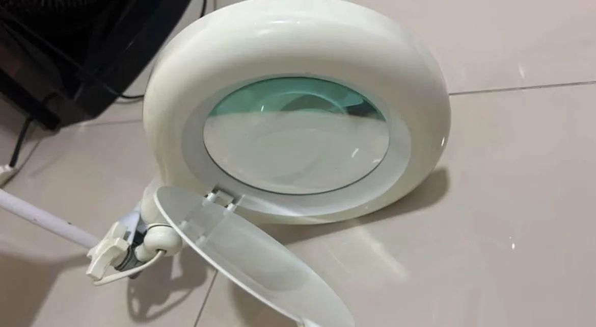 Lupa com Luz de LED para Estética  - Foto 4