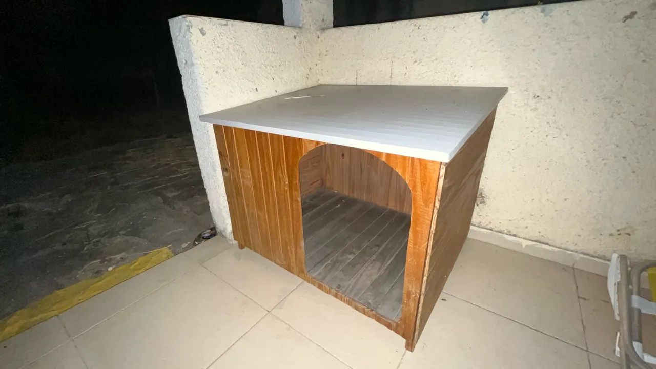 Casinha de cachorro em madeira