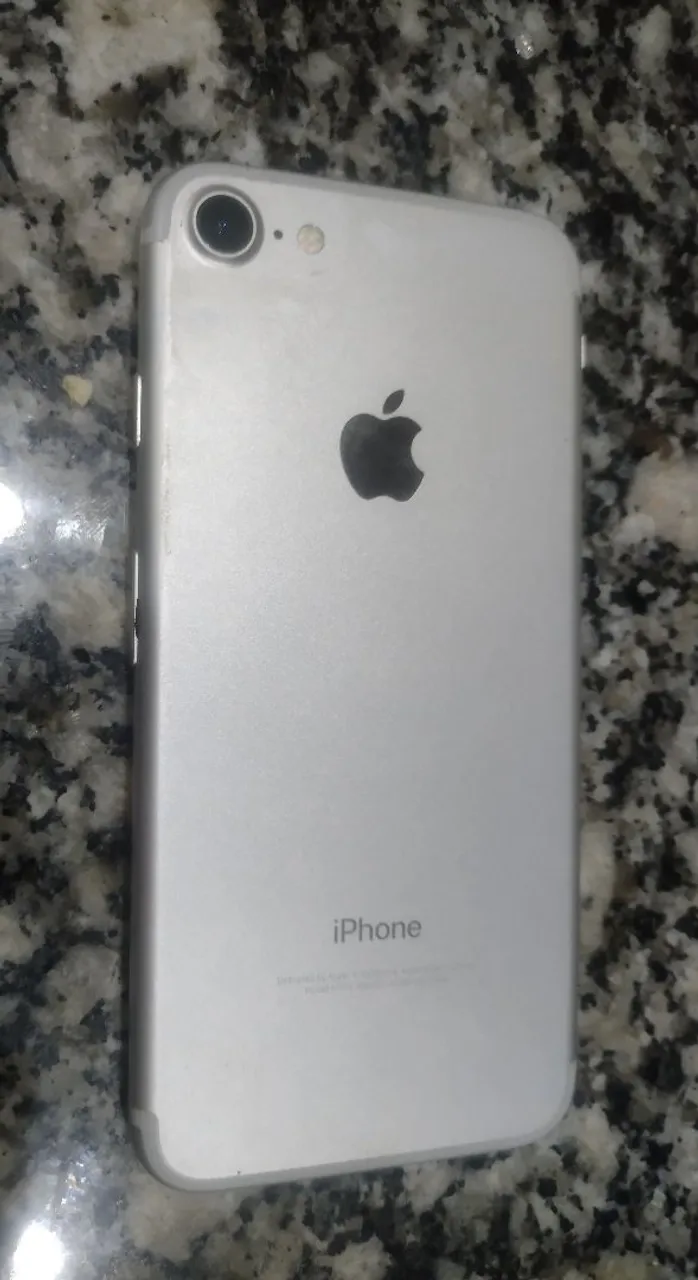  Vendo iPhone 7 normal 