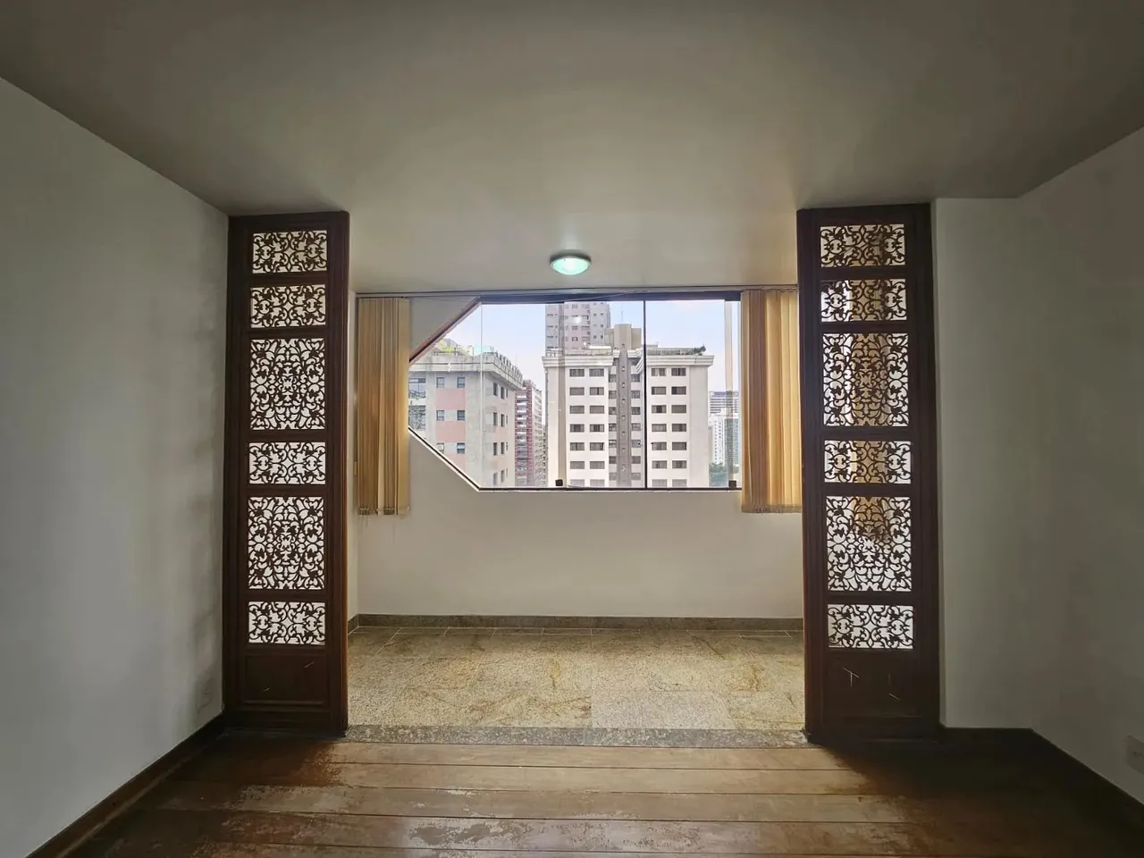 Apartamento 4 quartos sendo 2 suítes, 2 vagas, Funcionários, BH