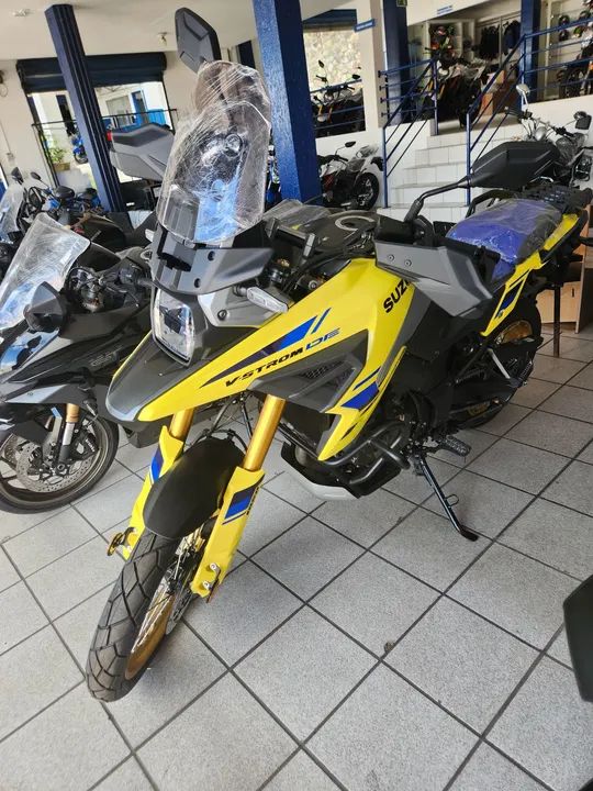 V STROM 1050 XT com bonus 5.300