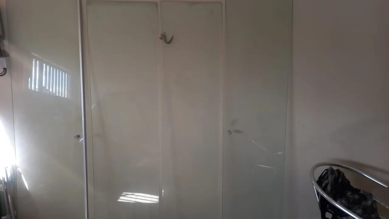 Box de vidro em L, box reto e janela