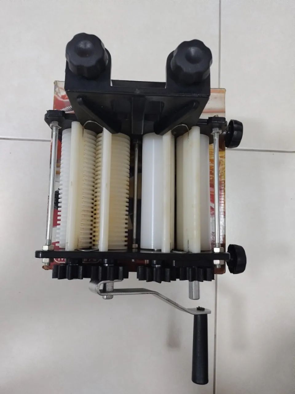 Máquina manual caseira para fazer espaguete - Foto 4
