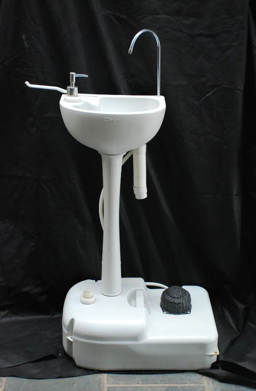 pia lavatorio camping e nautica marca chh , sifao pra sabonete 