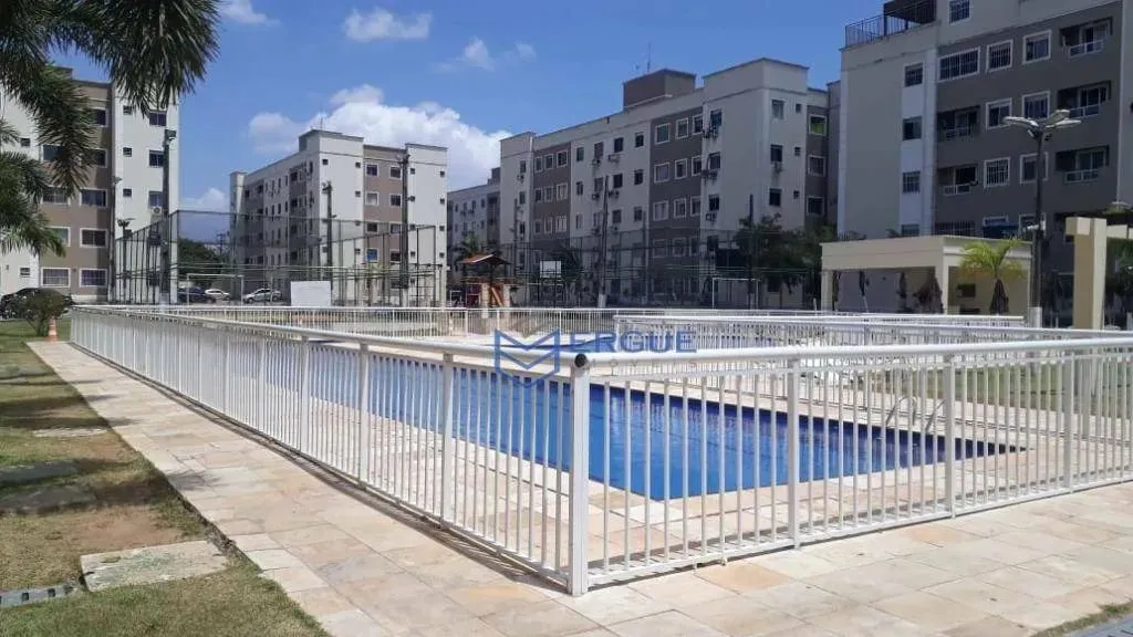 Apartamento com 2 dormitórios para alugar, 53 m² por R$ 1.320,00/mês - Messejana - Fortale
