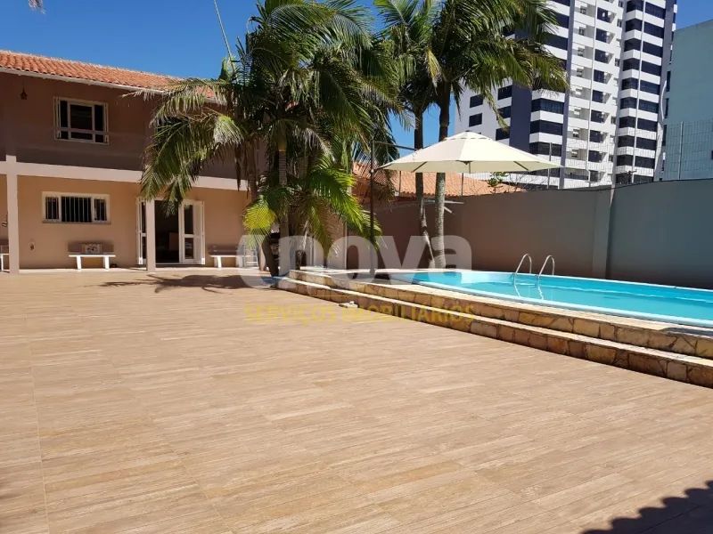 CASA COM 07 DORMITÓRIOS 3 SUÍTES NO CENTRO DE TRAMANDAÍ