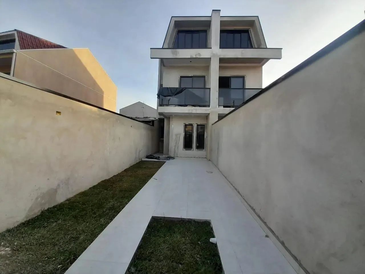 SOBRADO 3 QUARTOS NO SÍTIO CERCADO - Foto 2