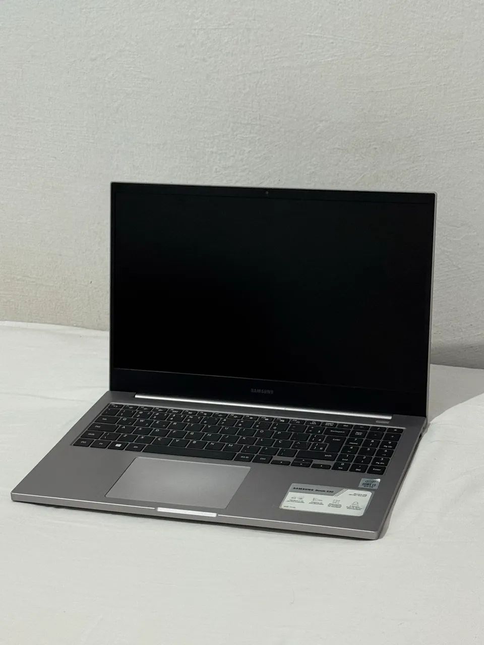 Samsung Book E30
